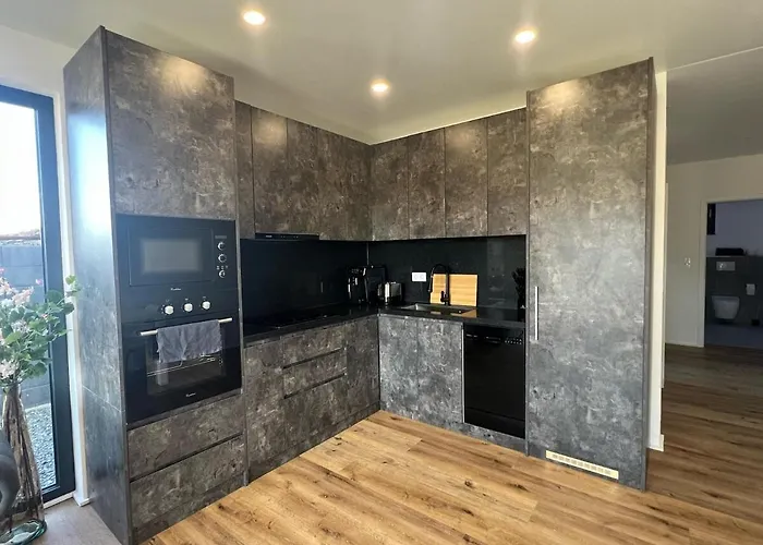 Moderne Neubau Mit Terasse