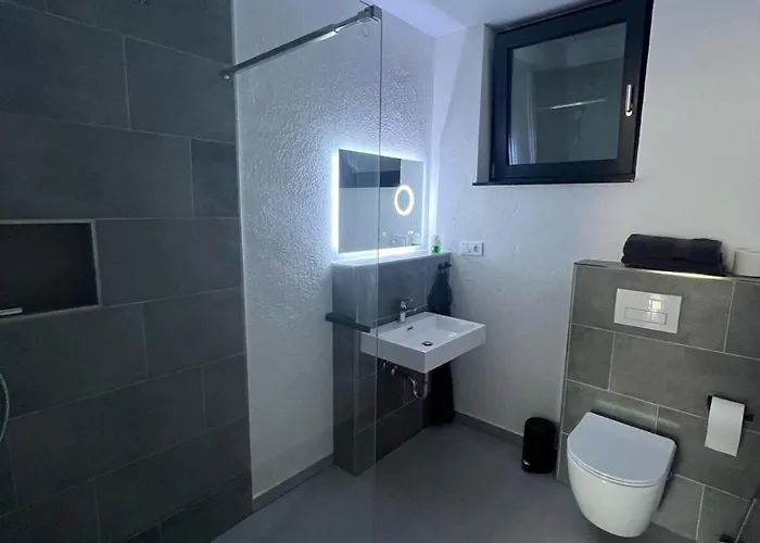 Moderne Neubau Mit Terasse Lägenhet